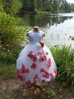 Детское платье с Разноцветными Лепестками Роз (Красный/Белый) KD-160